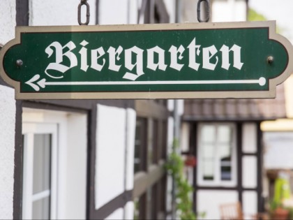 照片: Steinern Kreuz